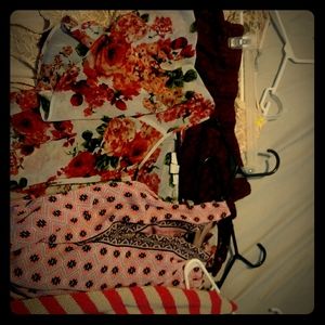 6 piece bundle! All sizes small